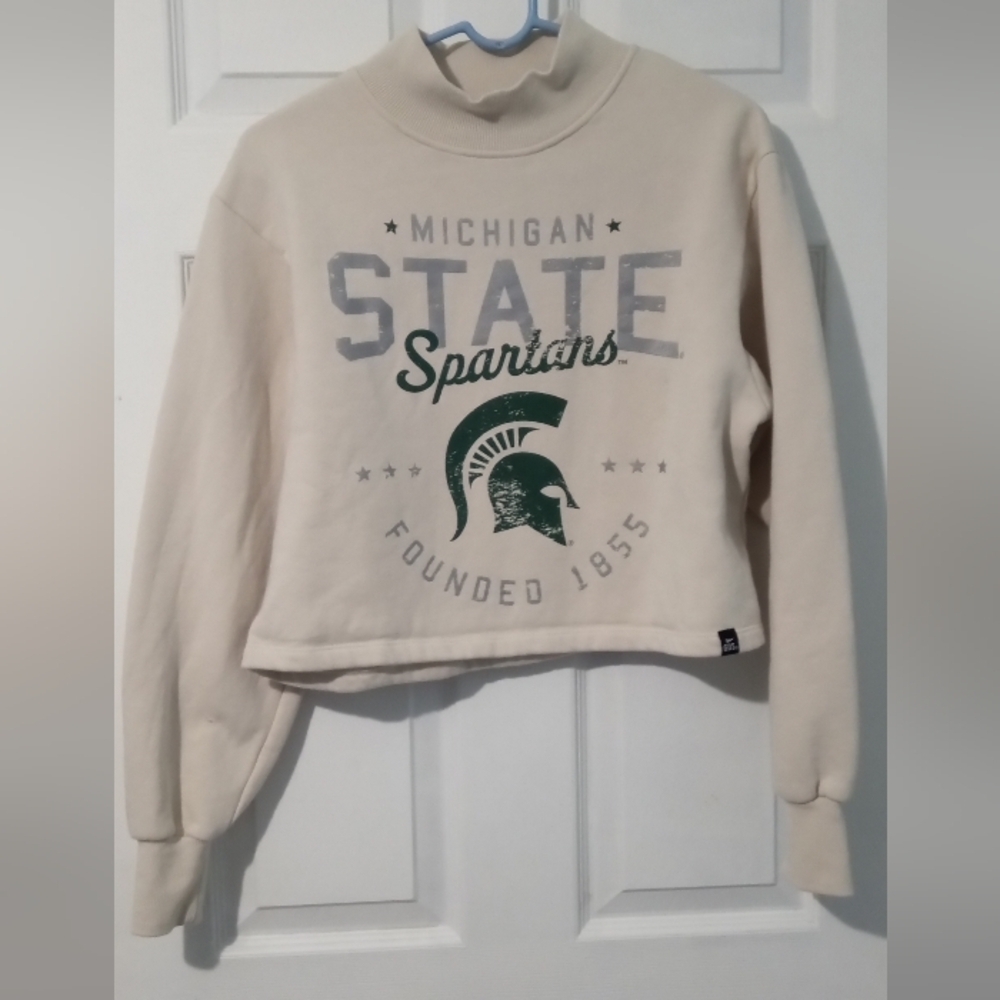 Mock Neck Michigan State Spartans Cropped Sweatshirt in Cream